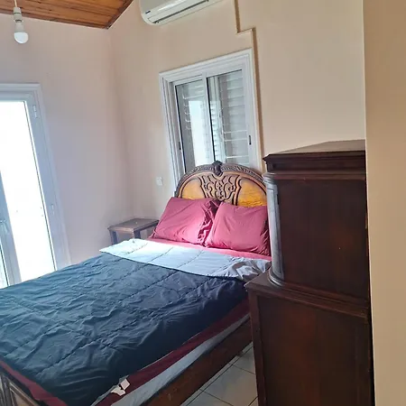 Big House Near Sea, Shared Swimming Pool *