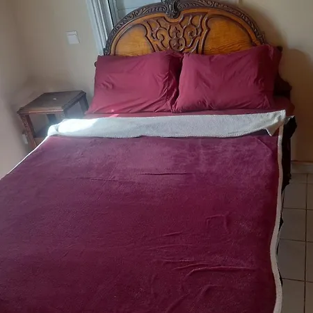 Big House Near Sea, Shared Swimming Pool * 보로클리니