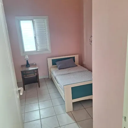 Big House Near Sea, Shared Swimming Pool Oroklini