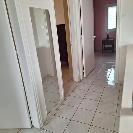 Big House Near Sea, Shared Swimming Pool Willa Oroklini