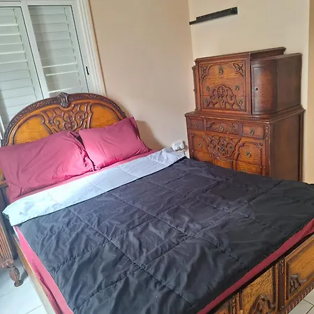 Big House Near Sea, Shared Swimming Pool Oroklini