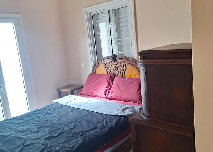 Big House Near Sea, Shared Swimming Pool *