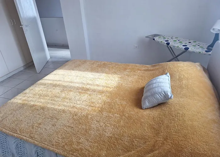 Big House Near Sea, Shared Swimming Pool *